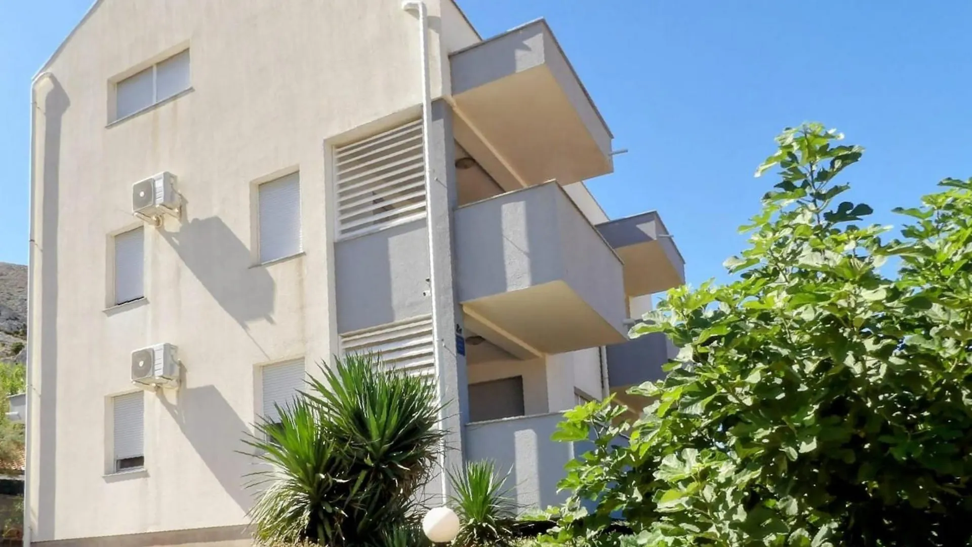 Apartments Sv. Jelena 1 Pag Town